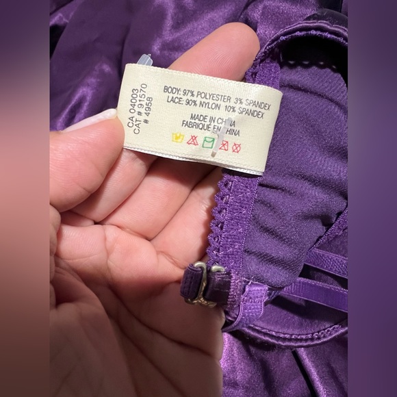 Sexy sleep dress with cut out at the bottom - Picture 8 of 9